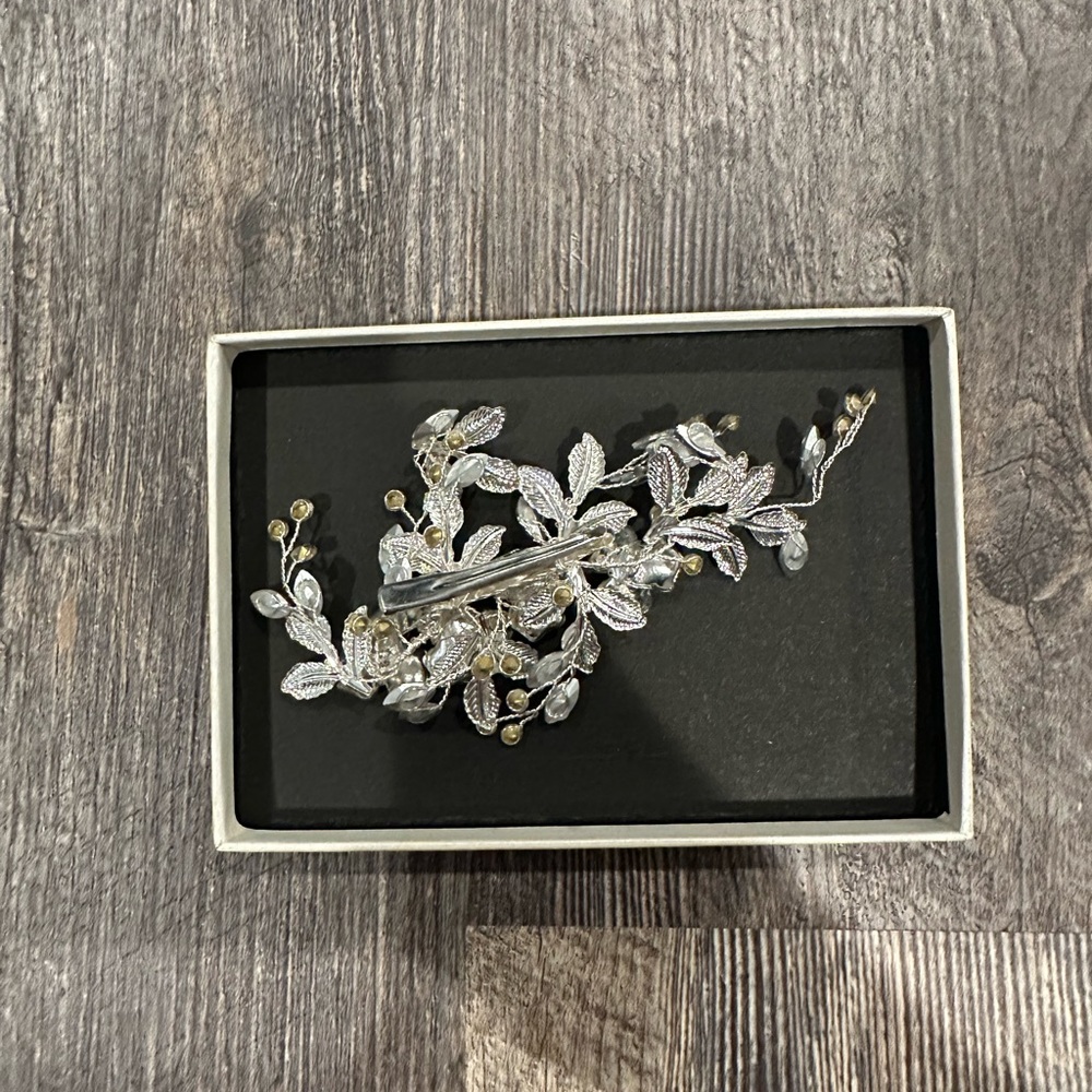 SweetV Wedding Hair Clip Silver Rhinestone - Picture 2 of 2